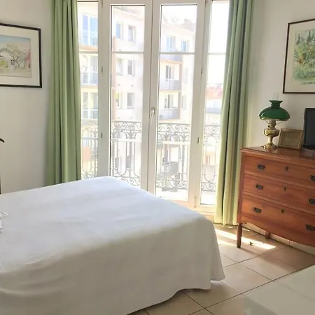 Superb Near Catacombs And Montparnasse