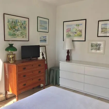 Superb Near Catacombs And Montparnasse Parigi