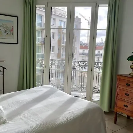 Superb Near Catacombs And Montparnasse Parigi